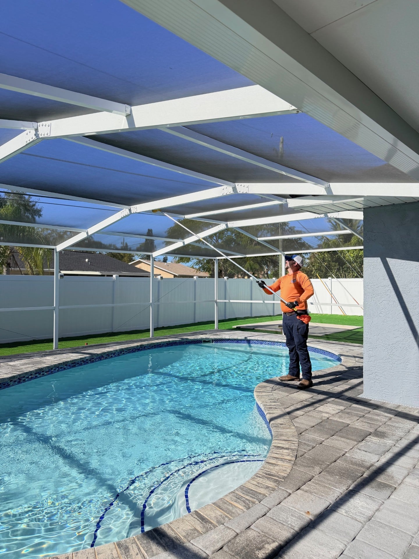 pest control tech pool cage